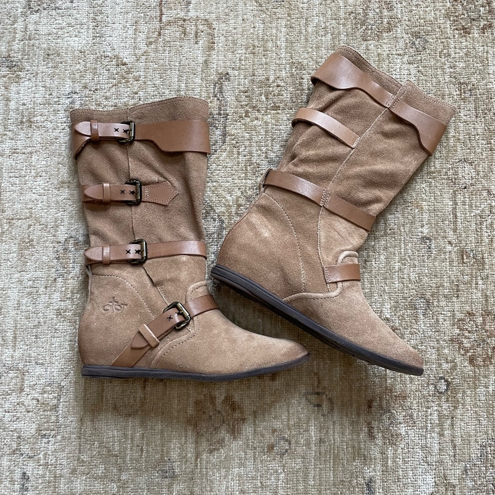 NEW Gorgeous OTBT Calamity Boots in gold.  NWOT